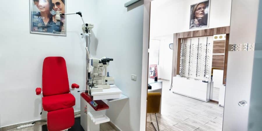 Cum ar trebui sa decurga o consultatie optometrica completa in Iasi?