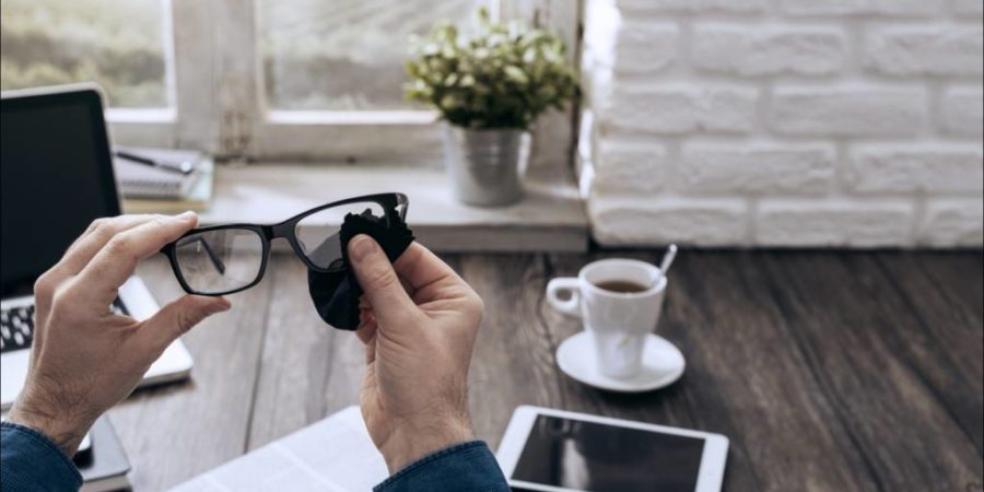 Intretinere si curatare: cum sa cresti durata de viata a ochelarilor tai?